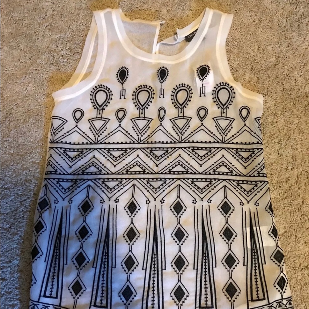 Maternity sleeveless shirt